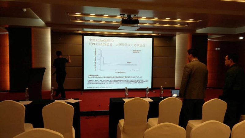 小标题：瑜伽教练培训，行业背景解读