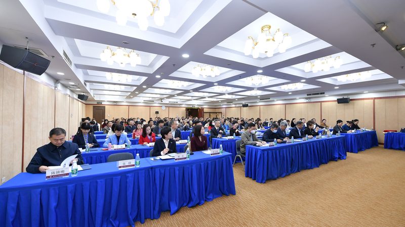 广州叉车技校培训，收费标准背后的考量因素